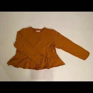 Flattering blouse perfect for fall
